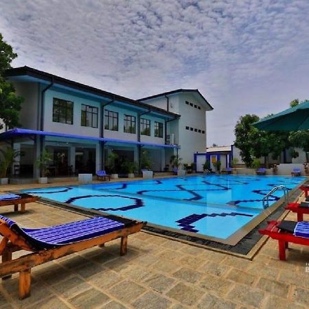 The Blue Wave Hotel Arugam Bay Exterior foto