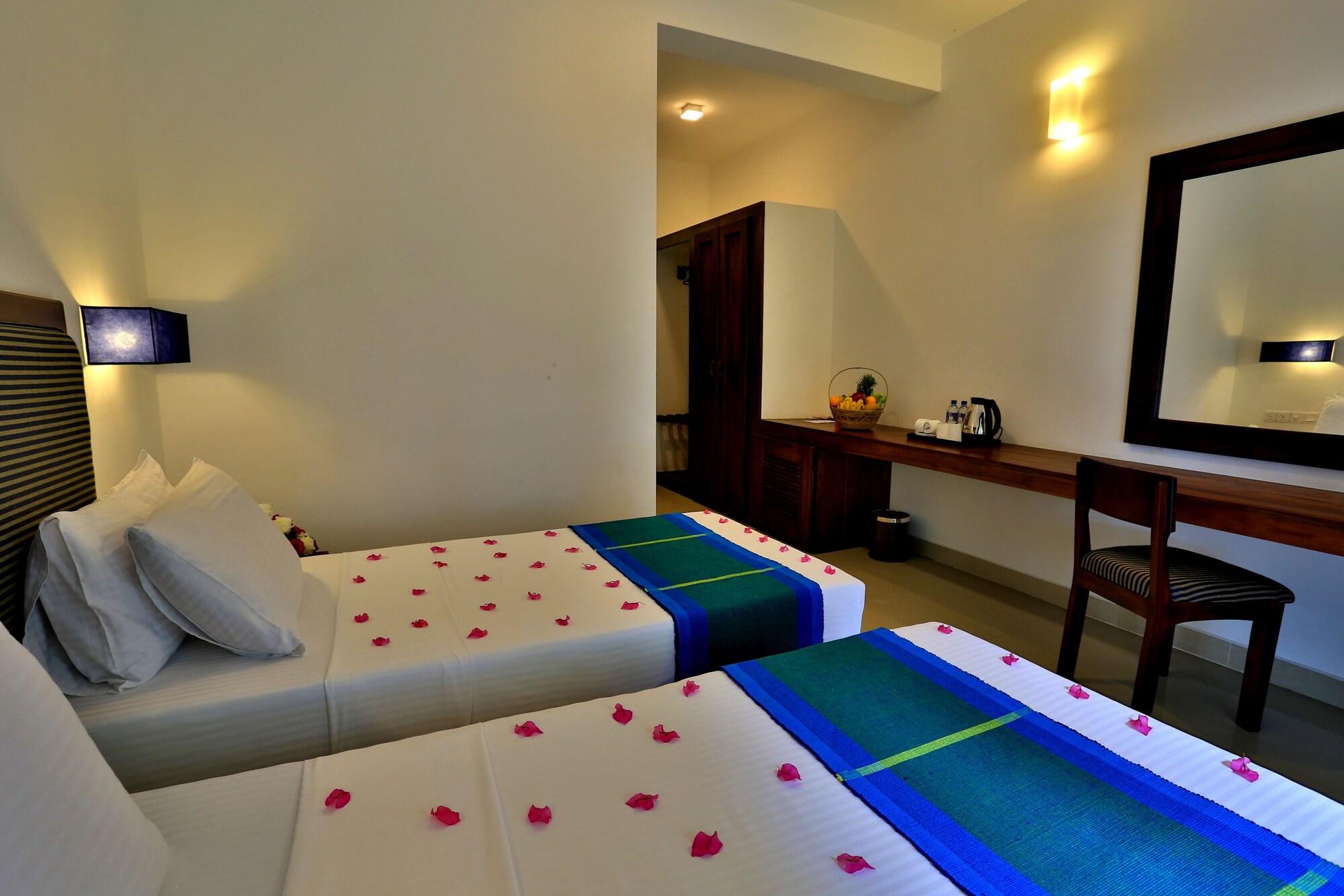 The Blue Wave Hotel Arugam Bay Exterior foto